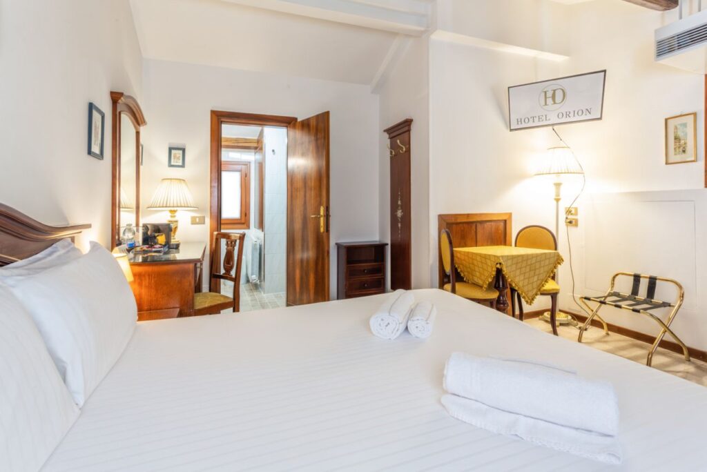 Standard double room at Hotel Orion in Venice